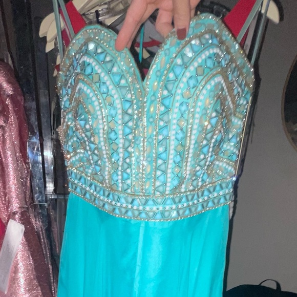 Pageant/Homecoming/Prom - Picture 7 of 16